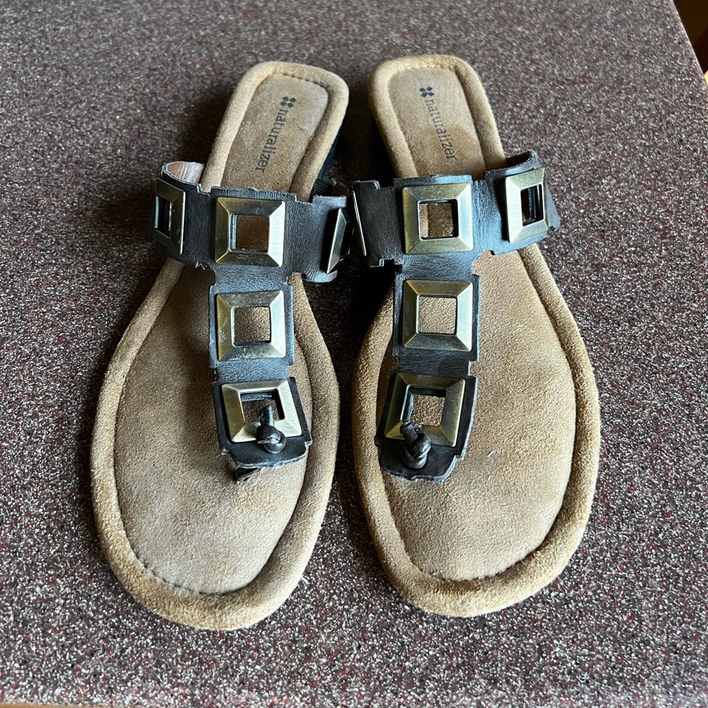 Gently worn naturalizer sandals